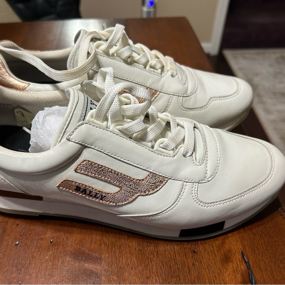 Bally shoes size 9. Close to new. Soft leather